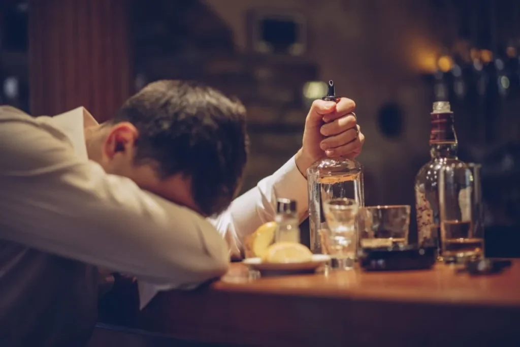 Hoe kan ik iemand met een drankprobleem helpen?