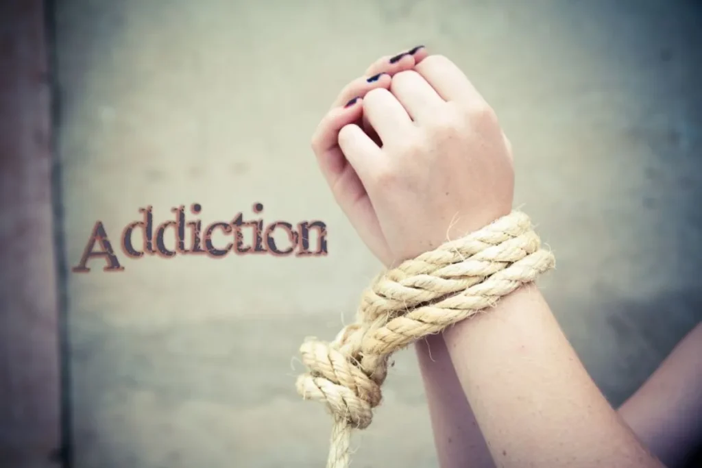 Love Addiction Symptoms: Scary Signs To Know