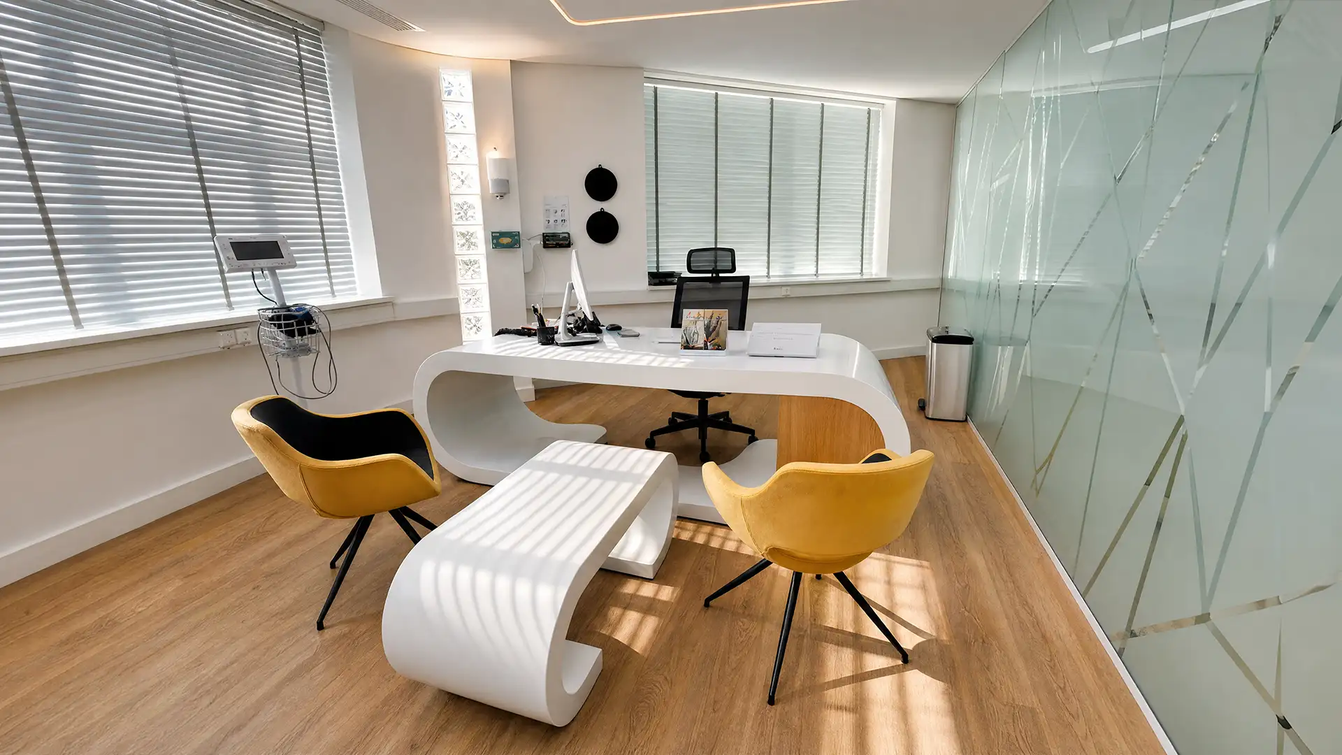 Second consultation room for intake and personal advice